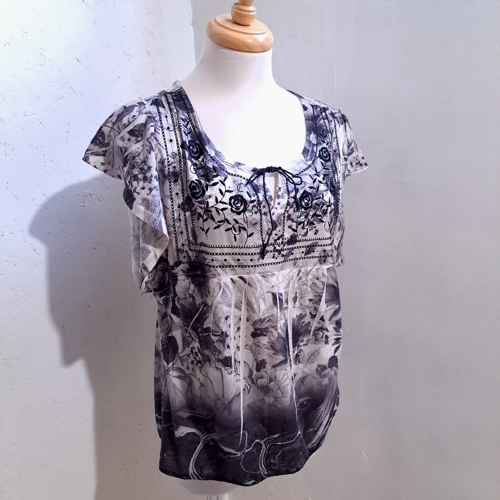 Denver Hayes | Black, white & grey floral pattern short sleeve shirt